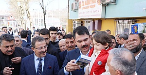 Bakan Kurum Eyüpsultan'da vatandaşlarla bir araya geldi.