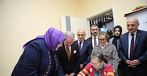 Bayrampaşa'da Engelli Bakım Merkezi Açildi