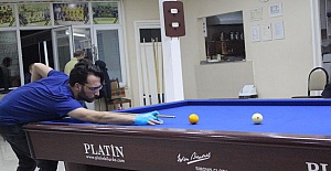 Bilardo Turnuvası Başkan Gençtürk'ün Vuruşuyla Başladı
