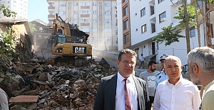 KARTAL’DA ÇEVREYİ TEHDİT EDEN METRUK YAPILARA GEÇİT YOK