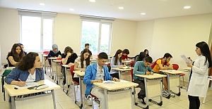 Ders Ve Etüt Desteğiyle 220 Aday Üniversiteye Yerleşti