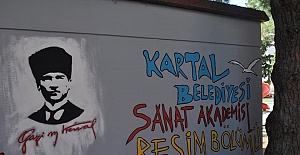 ‘Yaşasın Cumhuriyet’ Graffitileri, Kartal’a Renk Kattı