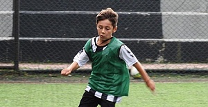 11 yaşındaki Taha, umut veriyor