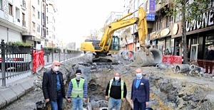 Bayrampaşa'da yol yenileme çalışmaları sürüyor