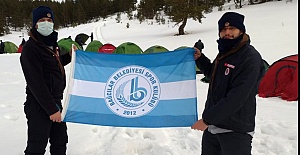 İlkel şartlarda yaşamayı öğrendiler