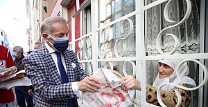Aydıner Ramazan pidesi dağıttı