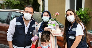 Hayvansever annelere süpriz kutlama
