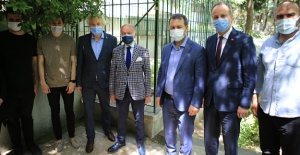 Necip Fazıl Kısakürek kabri başında anıldı