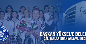 Yüksel’e çalışanlarından anlamlı hediye