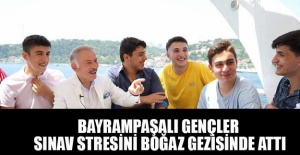 Bayrampaşalı gençler sınav stresini boğaz gezisinde attı