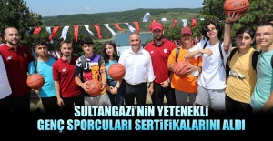 Sultangazi’nin Yetenekli Genç Sporcuları Sertifikalarını Aldı