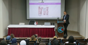 Op. Dr.  Özkan meme kanserinde erken teşhisin önemini anlattı