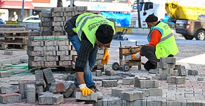 Esenyurt’ta yol çalışmaları aralıksız sürüyor