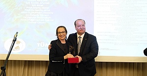 Cam Tavanı Delen Kadınlar İle Emeğe Saygı Duruşu