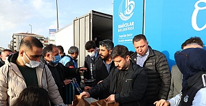 Bağcılar’da Her Gün İftarlık Kumanya Dağıtılıyor