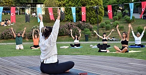 BEŞİKTAŞ’TA ULUSLARARASI YOGA GÜNÜ’NDE ETKİNLİK DÜZENLENDİ