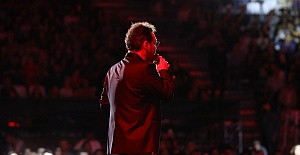 Yaşar, Biletinial Yaz Konserleri kapsamında  Turkcell Vadi İstanbul’da en güzel aşk şarkılarını söyledi