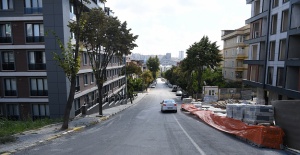 BEYLİKDÜZÜ’NÜN KALDIRIMLARI YENİLENİYOR
