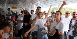BOĞAZIN MUHTEŞEM MANZARASI GENÇLERİ BÜYÜLEDİ