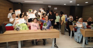 DOWN SENDROMLU ÇOCUKLARA  EĞİTİM VERİLDİ