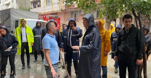 ESENYURT’TA ŞİDDETLİ YAĞIŞA KARŞI SAHA İNCELEMESİ YAPILDI