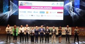 FESTİVALE KATKI SAĞLAYAN SPONSORLARA TEŞEKKÜR PLAKETİ VERİLDİ