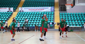 PORTEKİZLİ  MİLLİLER HAZIRLIKLARINI BAĞCILAR’DA SÜRDÜRÜYOR