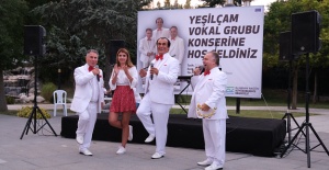 YEŞİLÇAM VOKAL GRUBU  TEPECİKLİLERE  NOSTALJİK BİR AKŞAM YAŞATTI