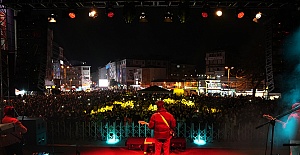 10 Meydanda 10 ücretsiz konser