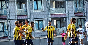 Küçükçekmece Sinopspor liderlik koltuğuna oturdu