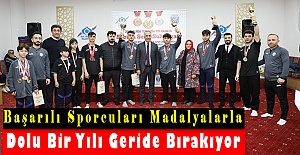 Sultangazi Belediyesi’nin Başarılı Sporcuları Madalyalarla Dolu Bir Yılı Geride Bırakıyor