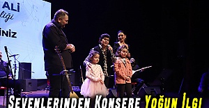 Sevenlerinden Konsere Yoğun İlgi