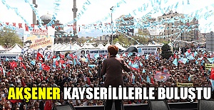 Akşener Kayserililerle buluştu